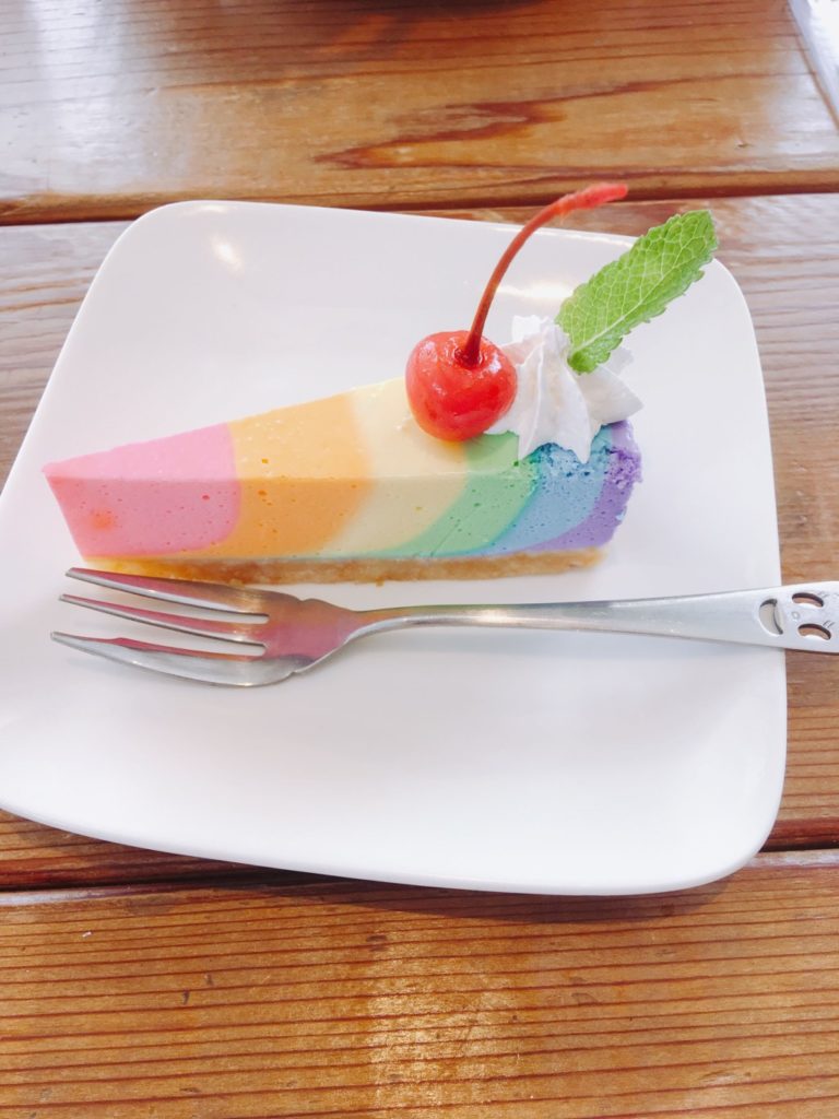 レインボーレアチーズケーキ