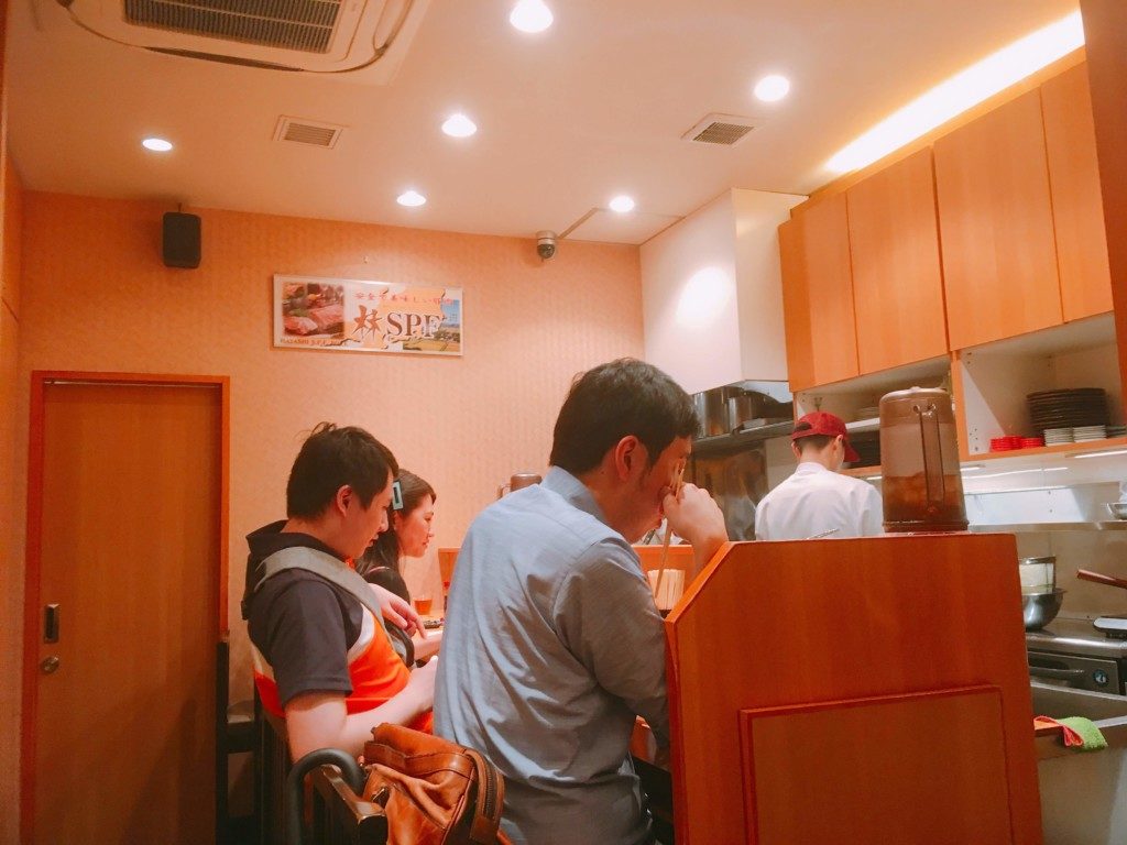 とんかつ檍 店内